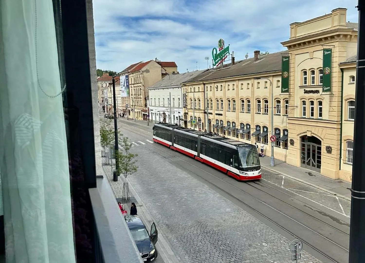 Sunny Apartment In Smichov, Prague 5